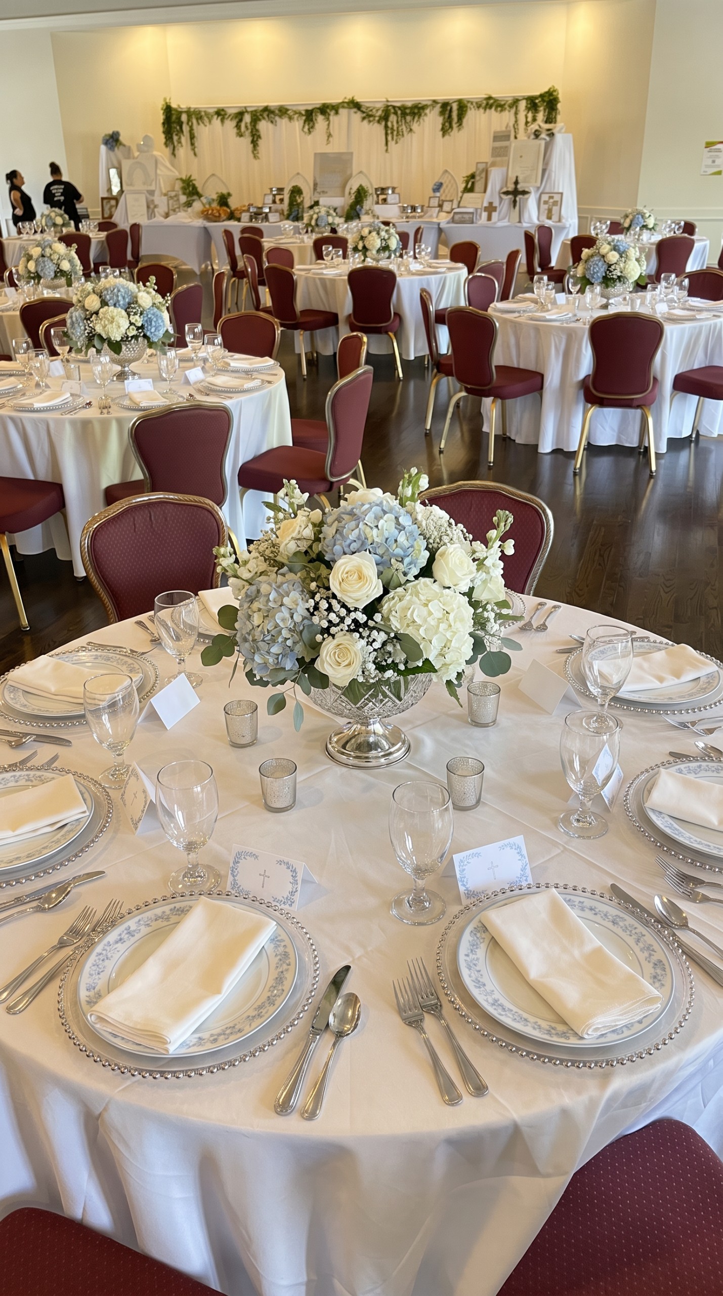 Event photo from Blue & White Garden Dinner by Poppin Social: 01 Embellished Luxury Table Settings Room View.